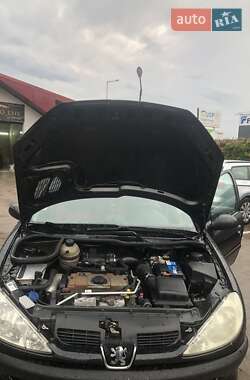 Универсал Peugeot 206 2004 в 