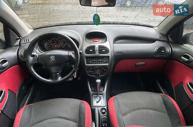 Хетчбек Peugeot 206 2007 в 