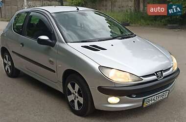 Хэтчбек Peugeot 206 2002 в 
