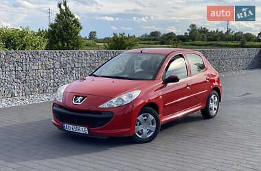 Хэтчбек Peugeot 206 2011 в Мукачево
