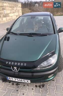 Хэтчбек Peugeot 206 2003 в Зборове