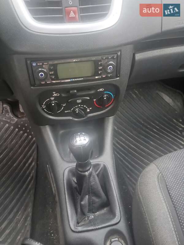 Хетчбек Peugeot 206 2009 в Сумах