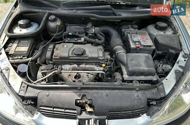 Хетчбек Peugeot 206 2008 в 