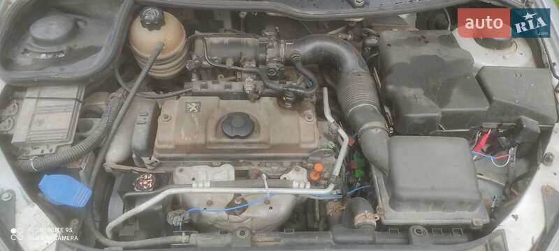 Хэтчбек Peugeot 206 2002 в Стрые
