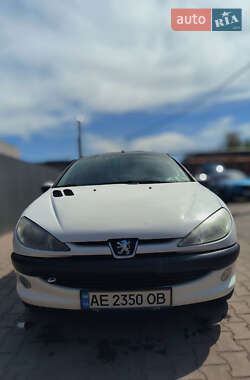 Хэтчбек Peugeot 206 2008 в 