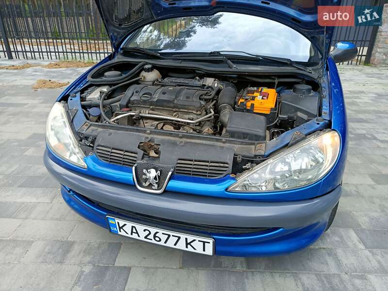 Кабриолет Peugeot 206 2002 в Ахтырке
