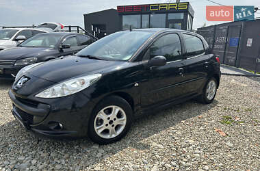 Хэтчбек Peugeot 206 2011 в Ивано-Франковске