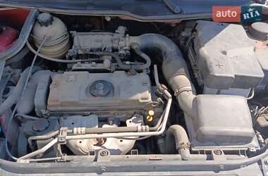 Хэтчбек Peugeot 206 2004 в 