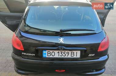 Хэтчбек Peugeot 206 2006 в 