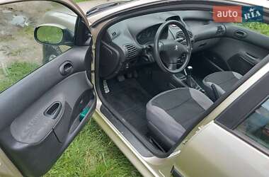Седан Peugeot 206 2008 в 