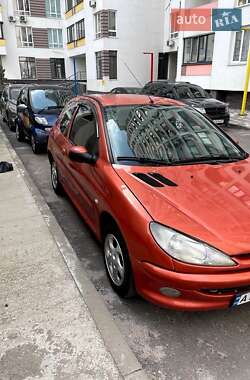 Хетчбек Peugeot 206 2000 в Вишневому
