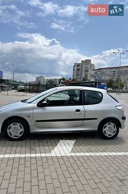 Хетчбек Peugeot 206 2000 в Сумах