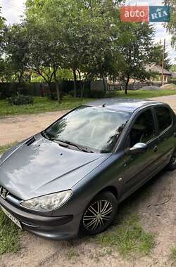 Хэтчбек Peugeot 206 2005 в 