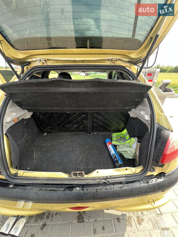 Хетчбек Peugeot 206 2003 в Львові