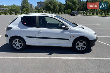 Хетчбек Peugeot 206 2002 в 