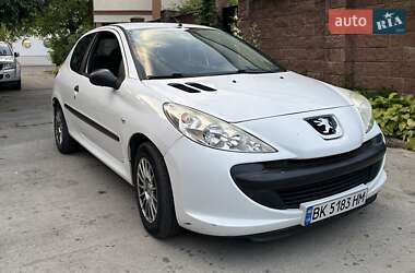Хетчбек Peugeot 206 2011 в Рівному