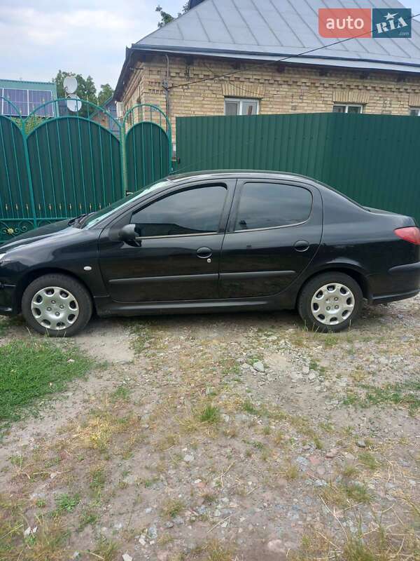 Седан Peugeot 206 2008 в Рокитному