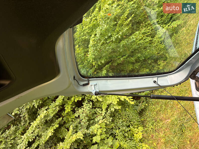 Хетчбек Peugeot 206 2003 в Кременчуці