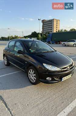 Хэтчбек Peugeot 206 2005 в Черновцах