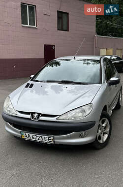 Хетчбек Peugeot 206 2005 в Києві