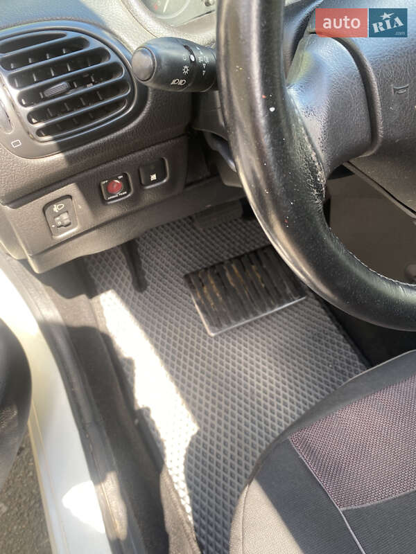 Хэтчбек Peugeot 206 2008 в Киеве