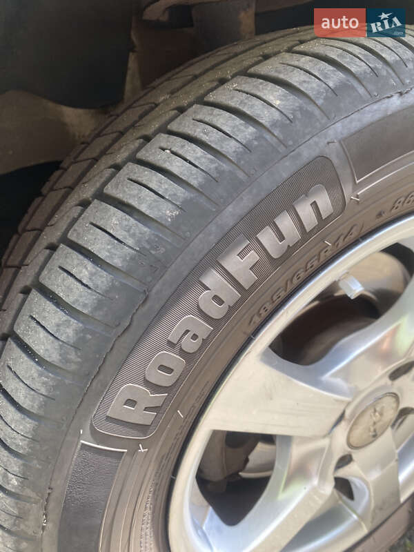 Хэтчбек Peugeot 206 2008 в Киеве