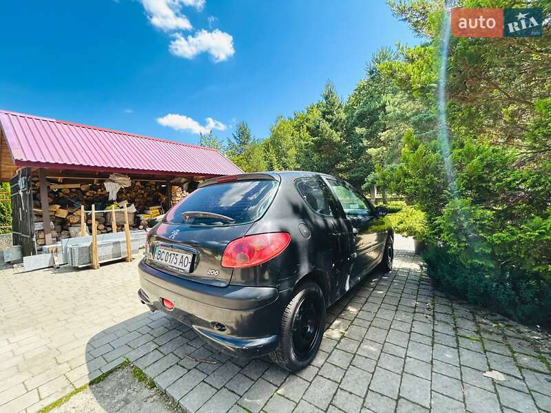 Хэтчбек Peugeot 206 2004 в Львове