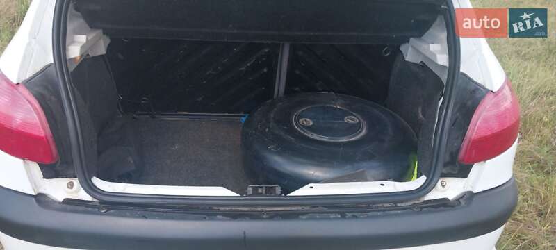 Хэтчбек Peugeot 206 2003 в Сумах