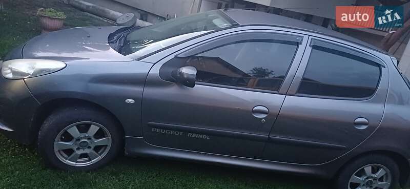 Хетчбек Peugeot 206 2009 в Мукачевому