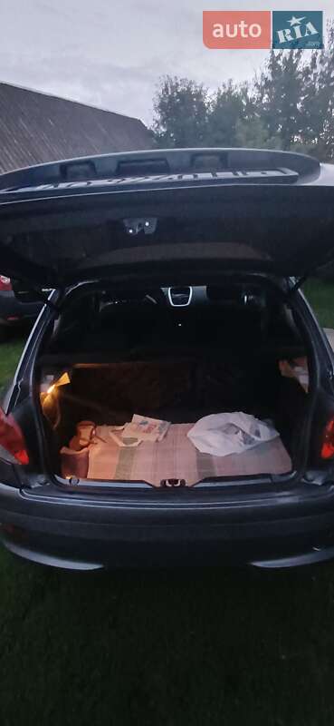 Хетчбек Peugeot 206 2009 в Мукачевому