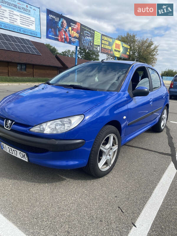 Хетчбек Peugeot 206 2004 в Києві