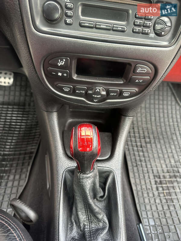 Кабріолет Peugeot 206 2001 в Косові