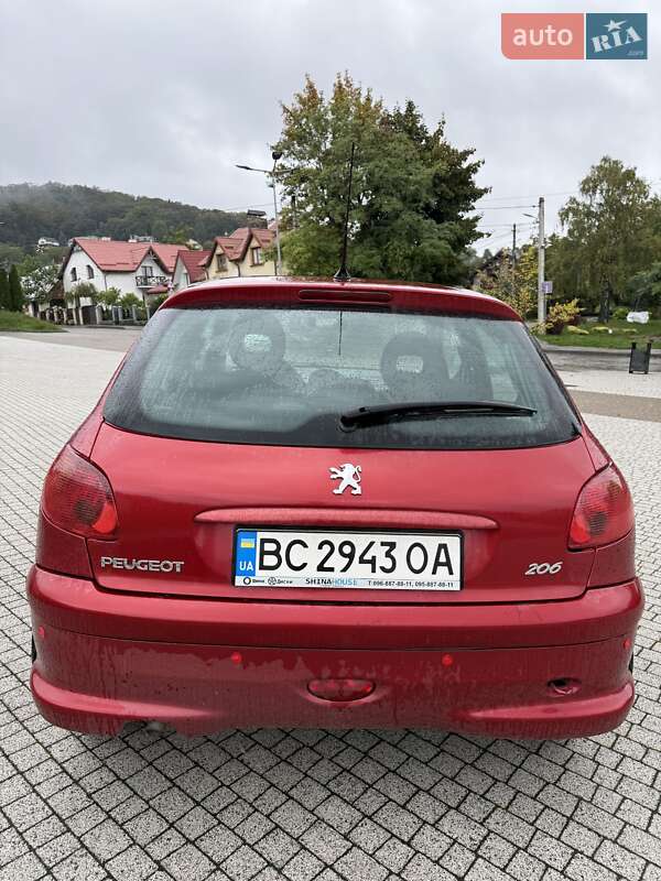 Хетчбек Peugeot 206 2007 в Винниках