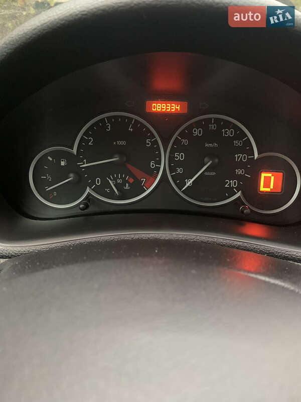 Хэтчбек Peugeot 206 2006 в Тростянце