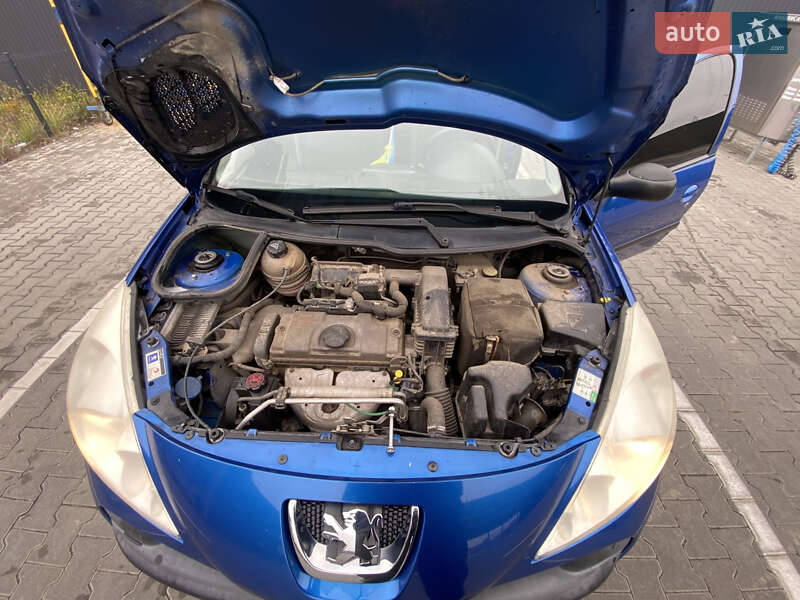Хэтчбек Peugeot 206 2009 в Дубно