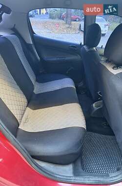 Хэтчбек Peugeot 206 2006 в 