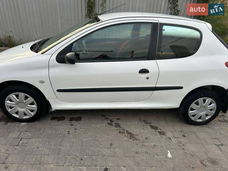 Хэтчбек Peugeot 206 2002 в Львове фото 9 Хэтчбек Peugeot 206 2002 в Львове
