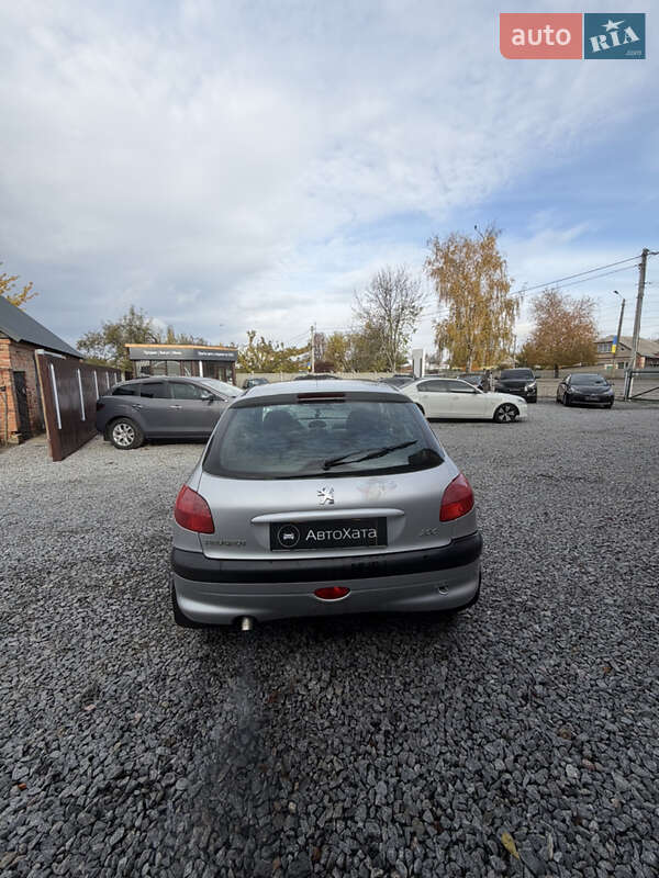Хетчбек Peugeot 206 2004 в Дергачах