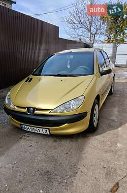 Хетчбек Peugeot 206 2004 в Первомайську