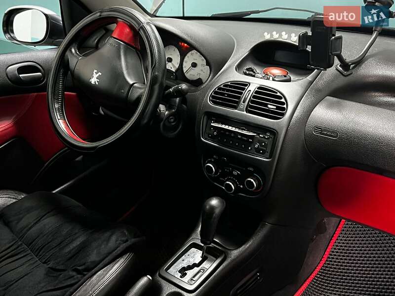 Кабріолет Peugeot 206 2002 в Одесі фото 6 Кабріолет Peugeot 206 2002 в Одесі