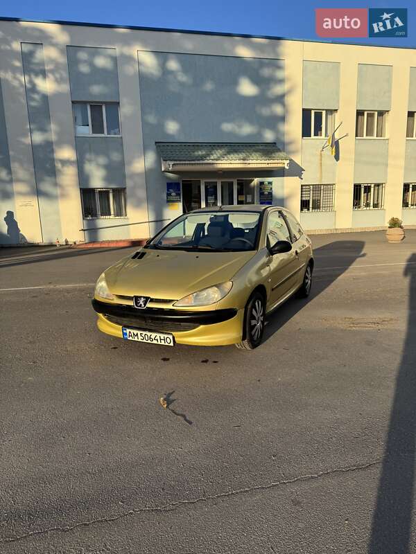 Хэтчбек Peugeot 206 2002 в Калиновке фото 2 Хэтчбек Peugeot 206 2002 в Калиновке