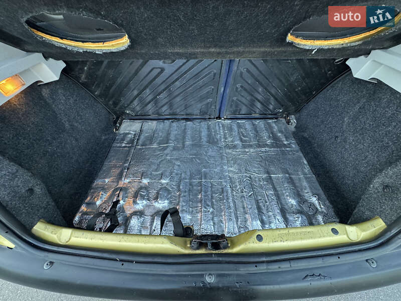 Хэтчбек Peugeot 206 2002 в Калиновке фото 13 Хэтчбек Peugeot 206 2002 в Калиновке