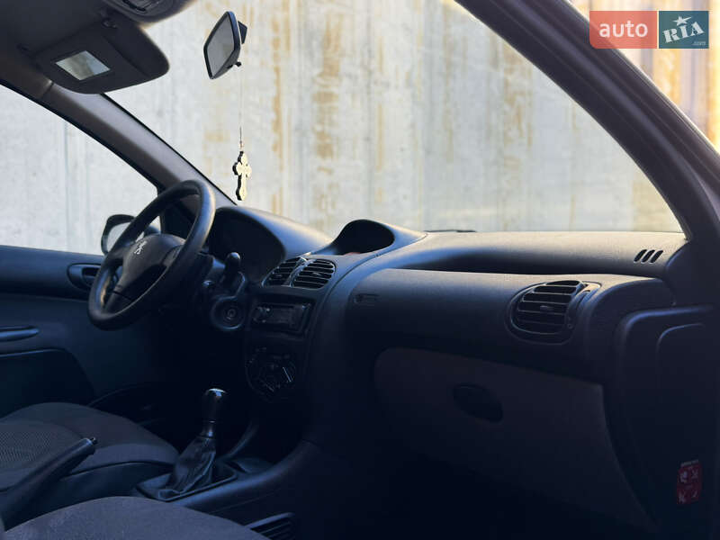Седан Peugeot 206 2007 в Львове