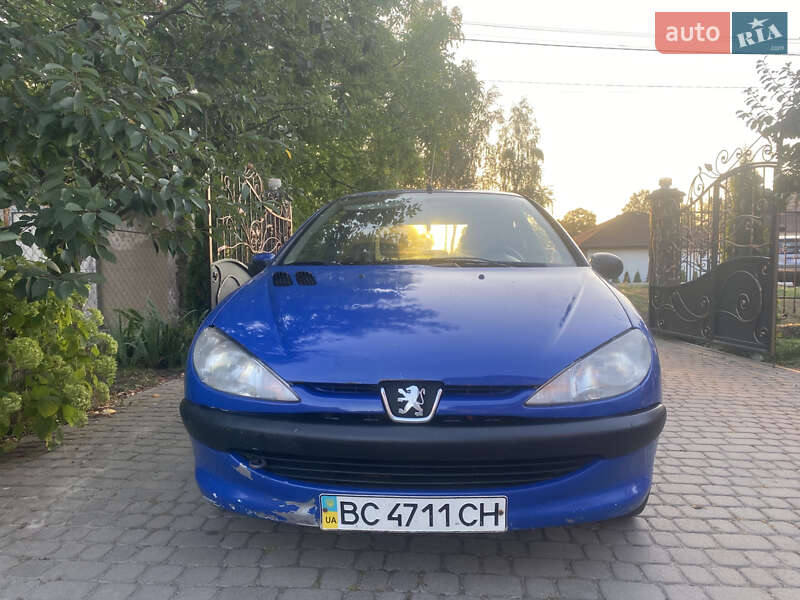 Хэтчбек Peugeot 206 2004 в Ременове