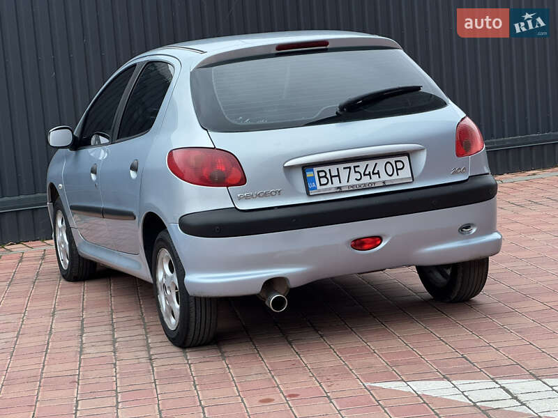 Хэтчбек Peugeot 206 2004 в Одессе
