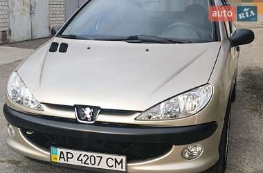 Седан Peugeot 206 2010 в Запорожье