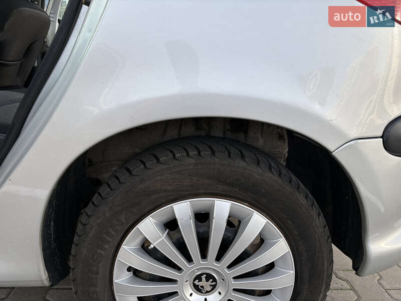 Хетчбек Peugeot 206 2005 в Києві