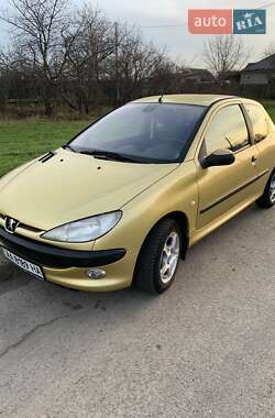 Хэтчбек Peugeot 206 2002 в Чернобае