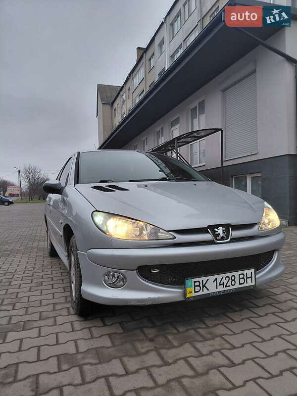 Хэтчбек Peugeot 206 2008 в Дубно фото Хэтчбек Peugeot 206 2008 в Дубно