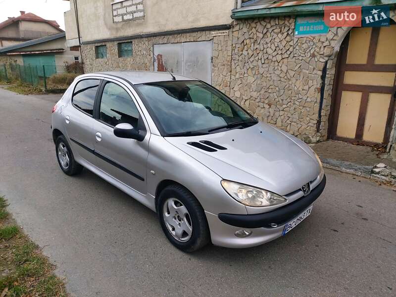 Хэтчбек Peugeot 206 1999 в Стрые